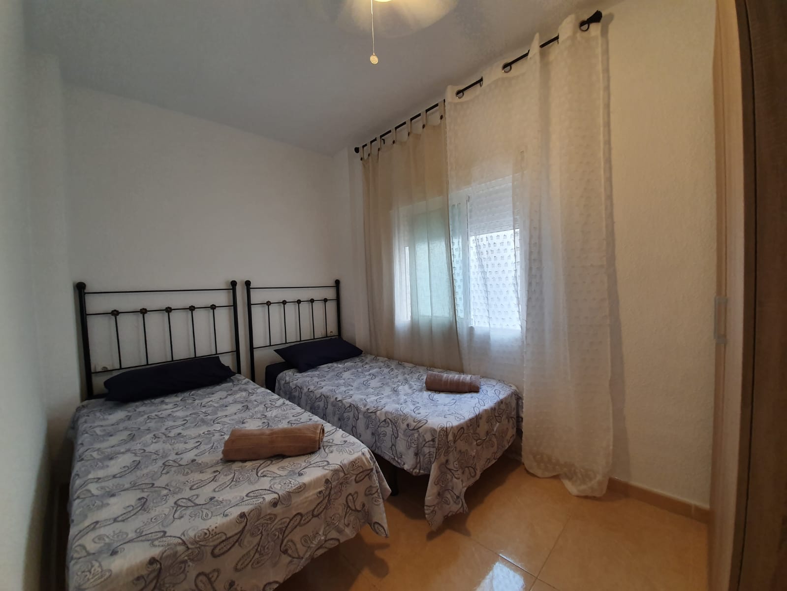 Two-Bedroom Apartment in Torrevieja Town Centre, Steps from the Beach image 4