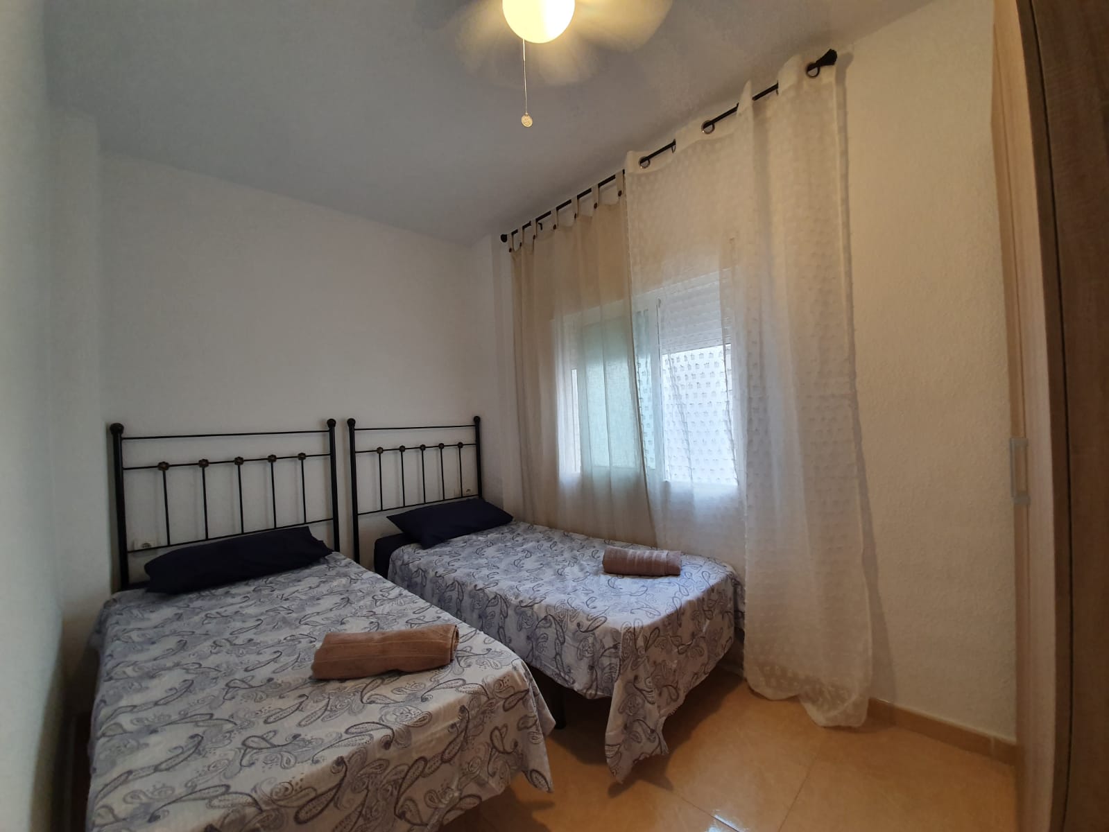 Two-Bedroom Apartment in Torrevieja Town Centre, Steps from the Beach image 5