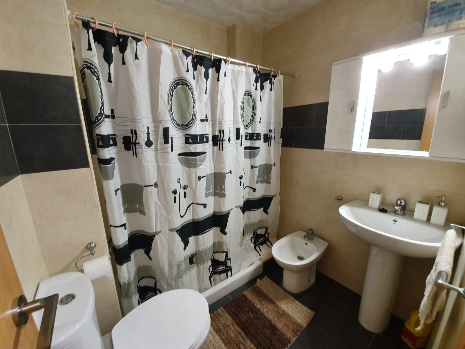 Two-Bedroom Apartment in Torrevieja Town Centre, Steps from the Beach image 12