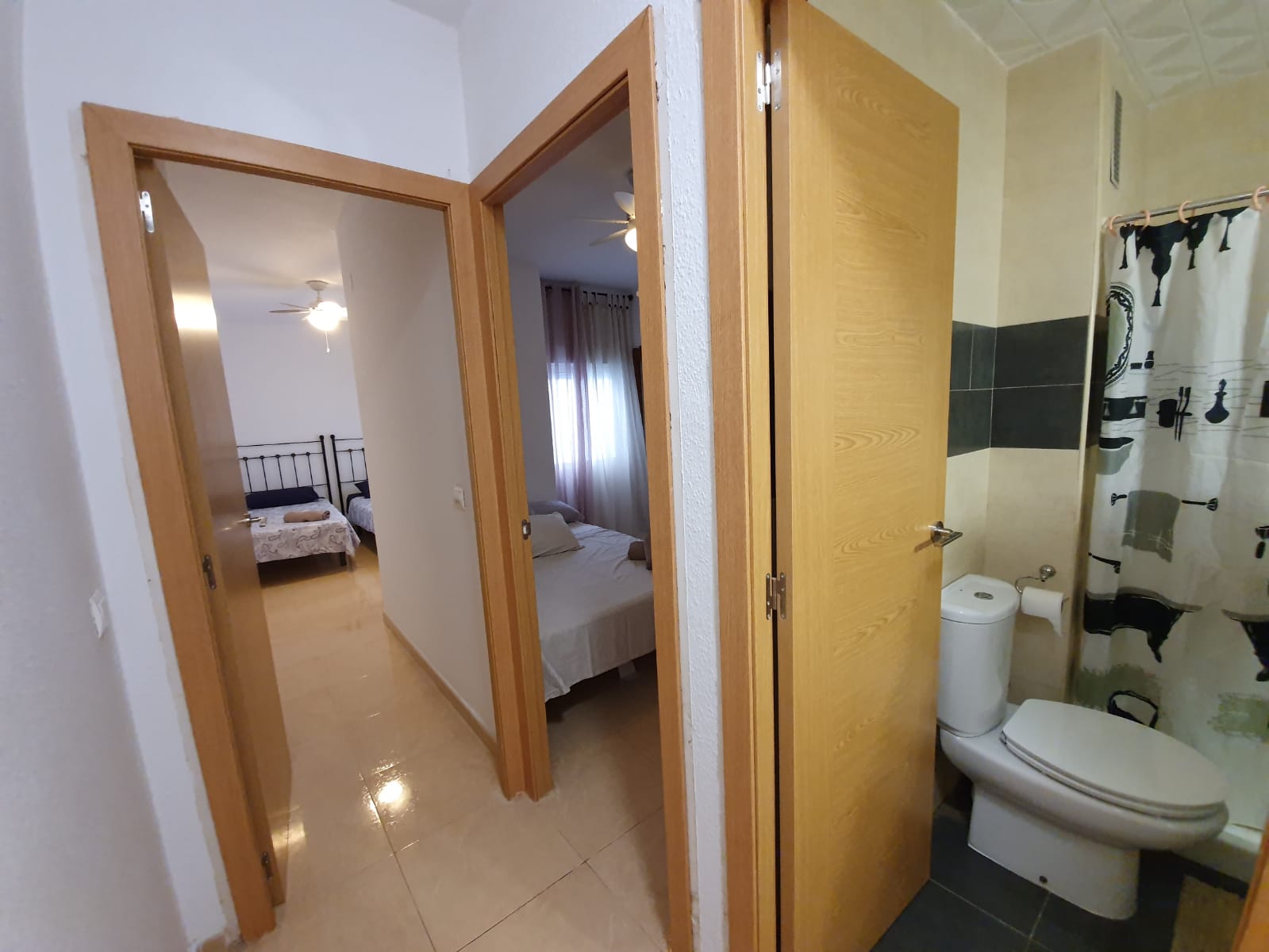 Two-Bedroom Apartment in Torrevieja Town Centre, Steps from the Beach image 14