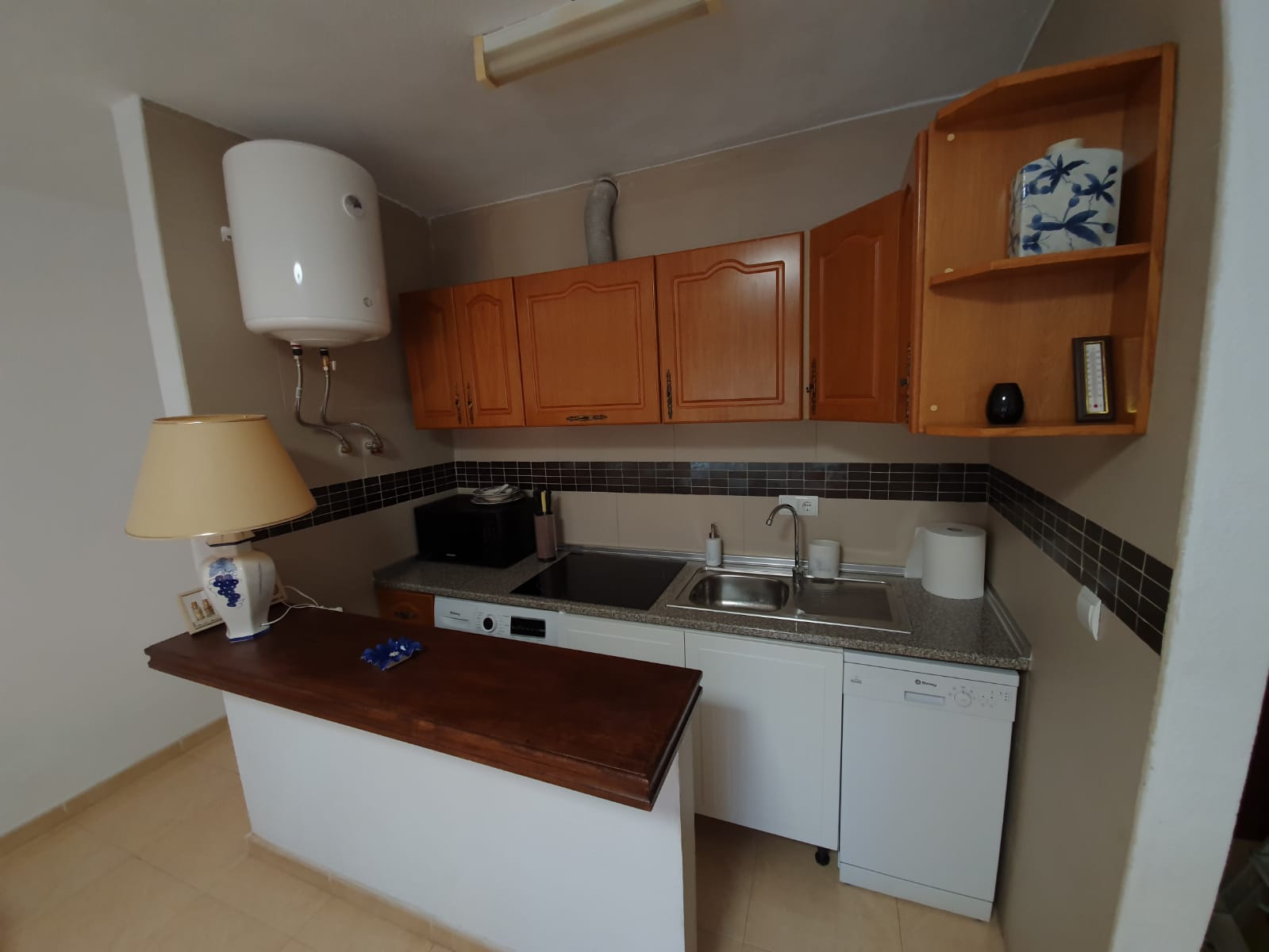 Two-Bedroom Apartment in Torrevieja Town Centre, Steps from the Beach image 16