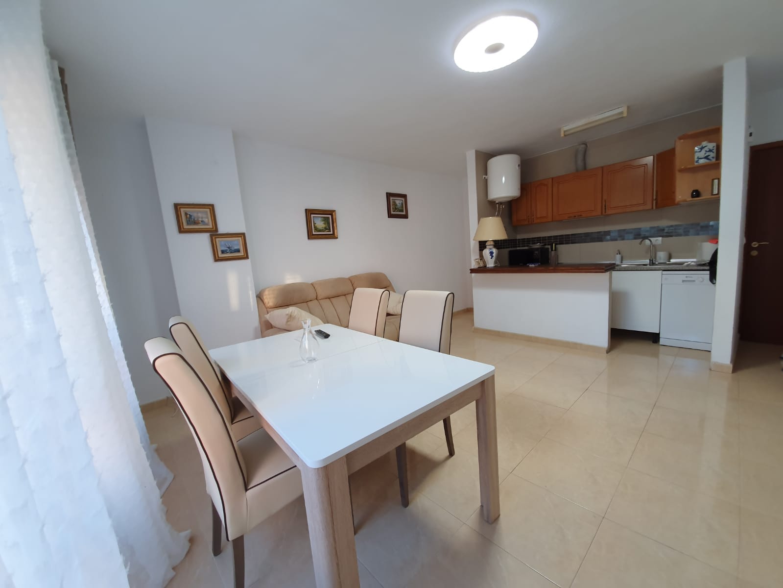 Two-Bedroom Apartment in Torrevieja Town Centre, Steps from the Beach image 17