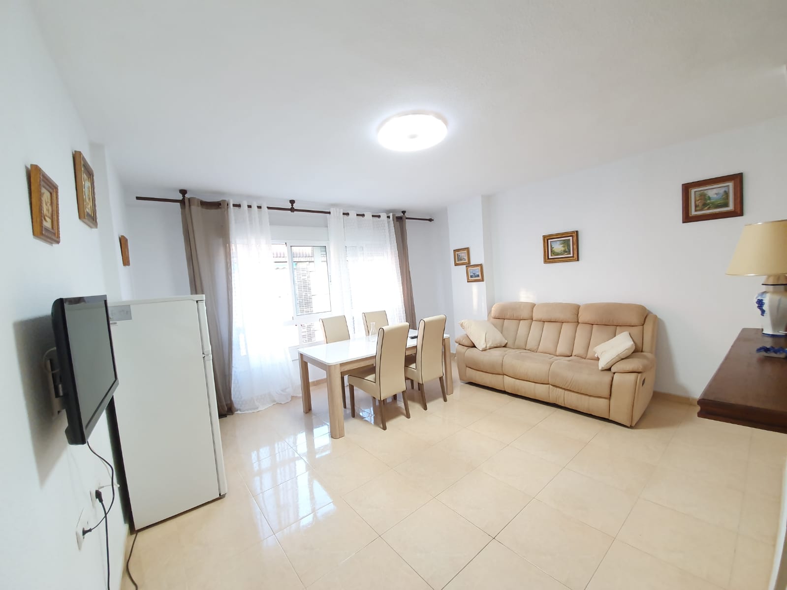 Two-Bedroom Apartment in Torrevieja Town Centre, Steps from the Beach image 19