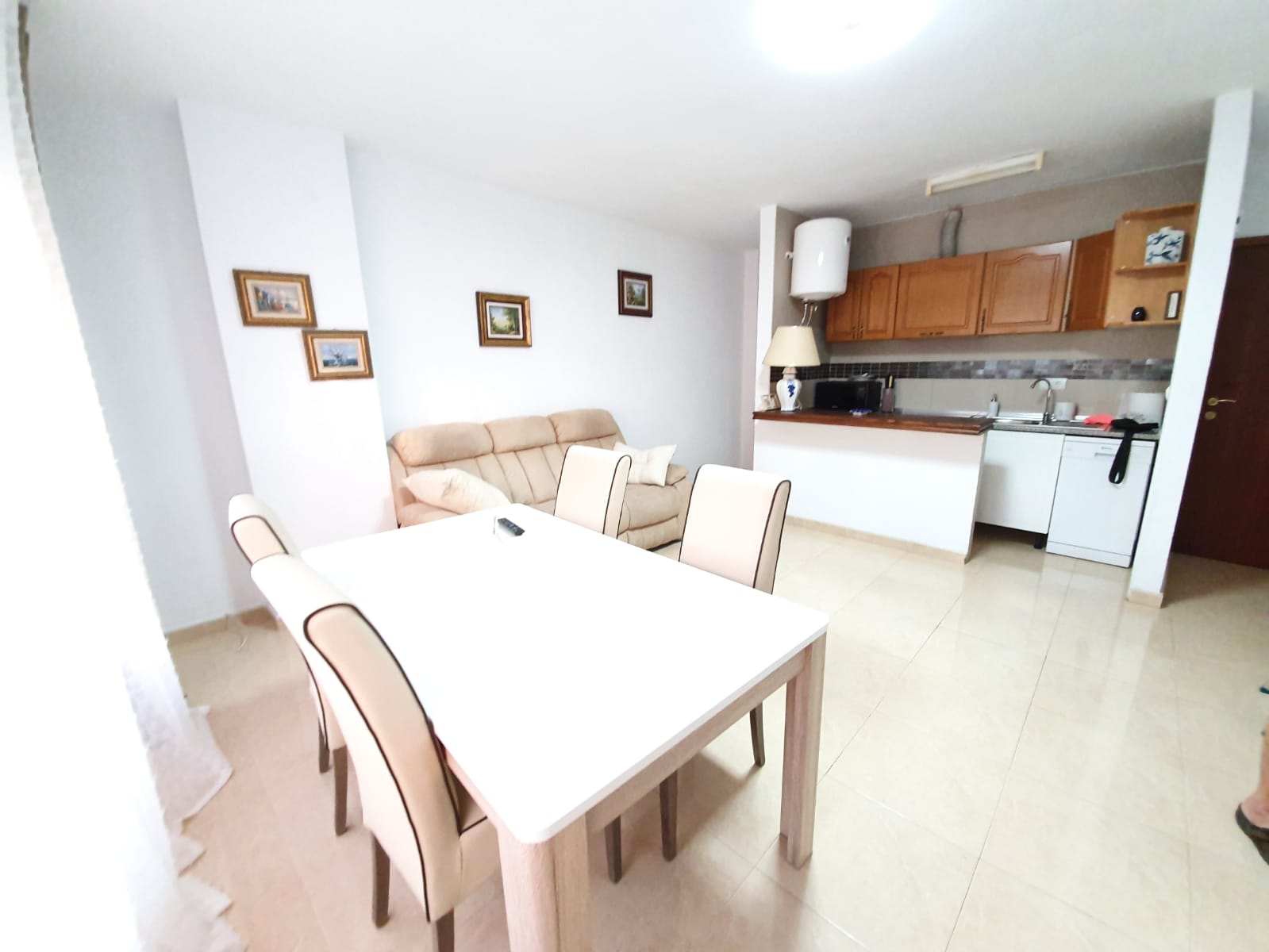 Two-Bedroom Apartment in Torrevieja Town Centre, Steps from the Beach image 26