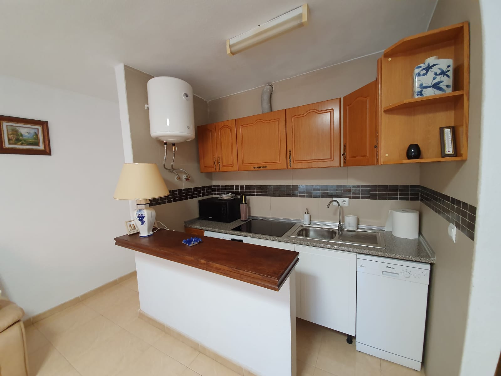 Two-Bedroom Apartment in Torrevieja Town Centre, Steps from the Beach image 27