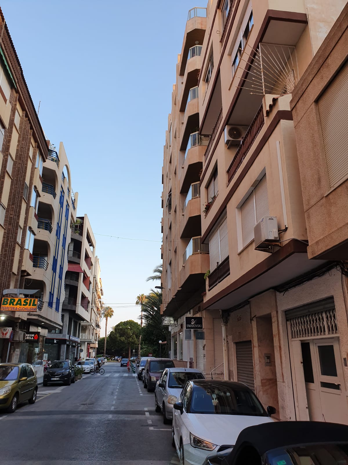 Two-Bedroom Apartment in Torrevieja Town Centre, Steps from the Beach image 29