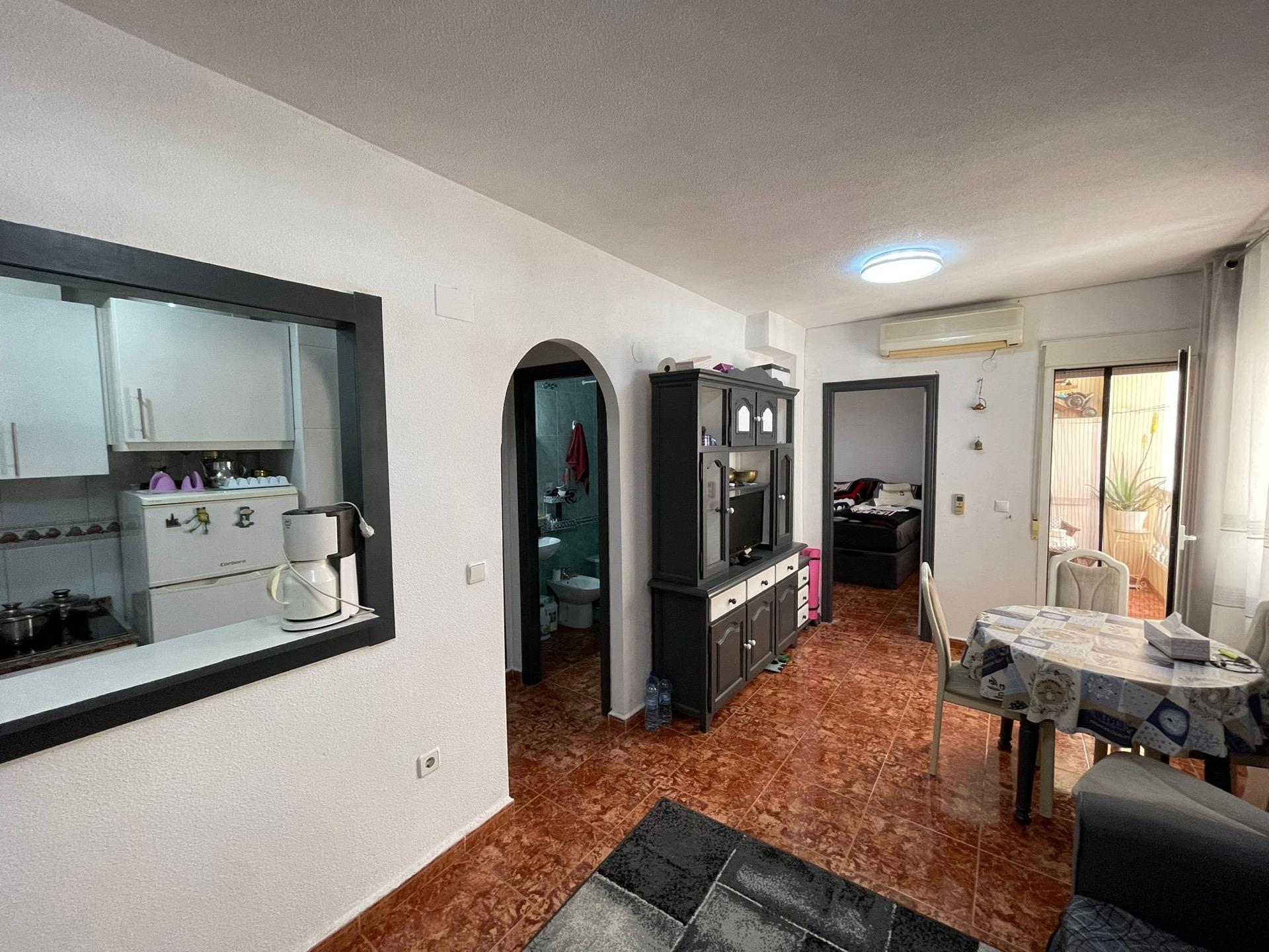 1-Bedroom Apartment Near the Sea in Torrevieja – 600m from the Beach image 2