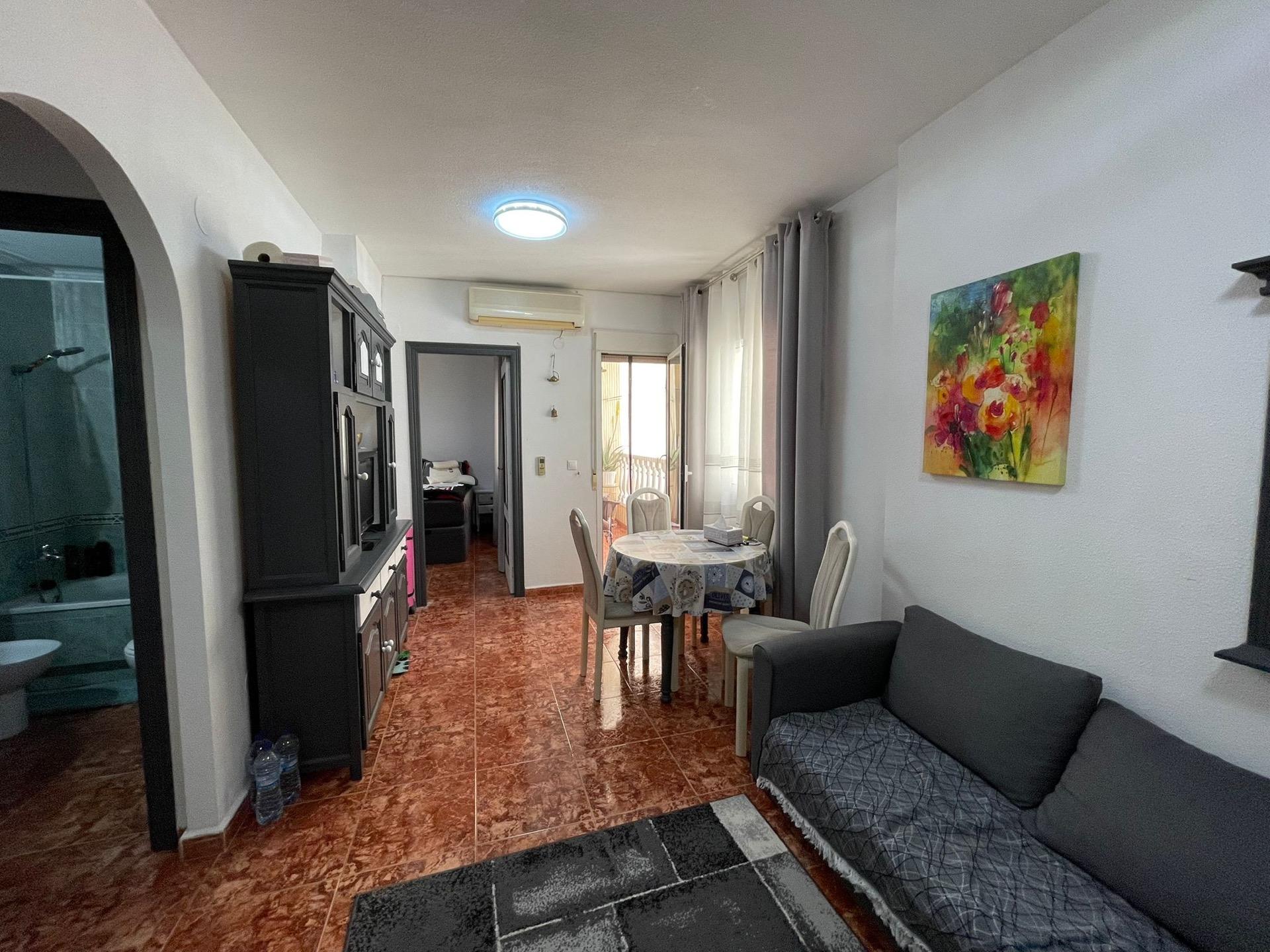 1-Bedroom Apartment Near the Sea in Torrevieja – 600m from the Beach image 3
