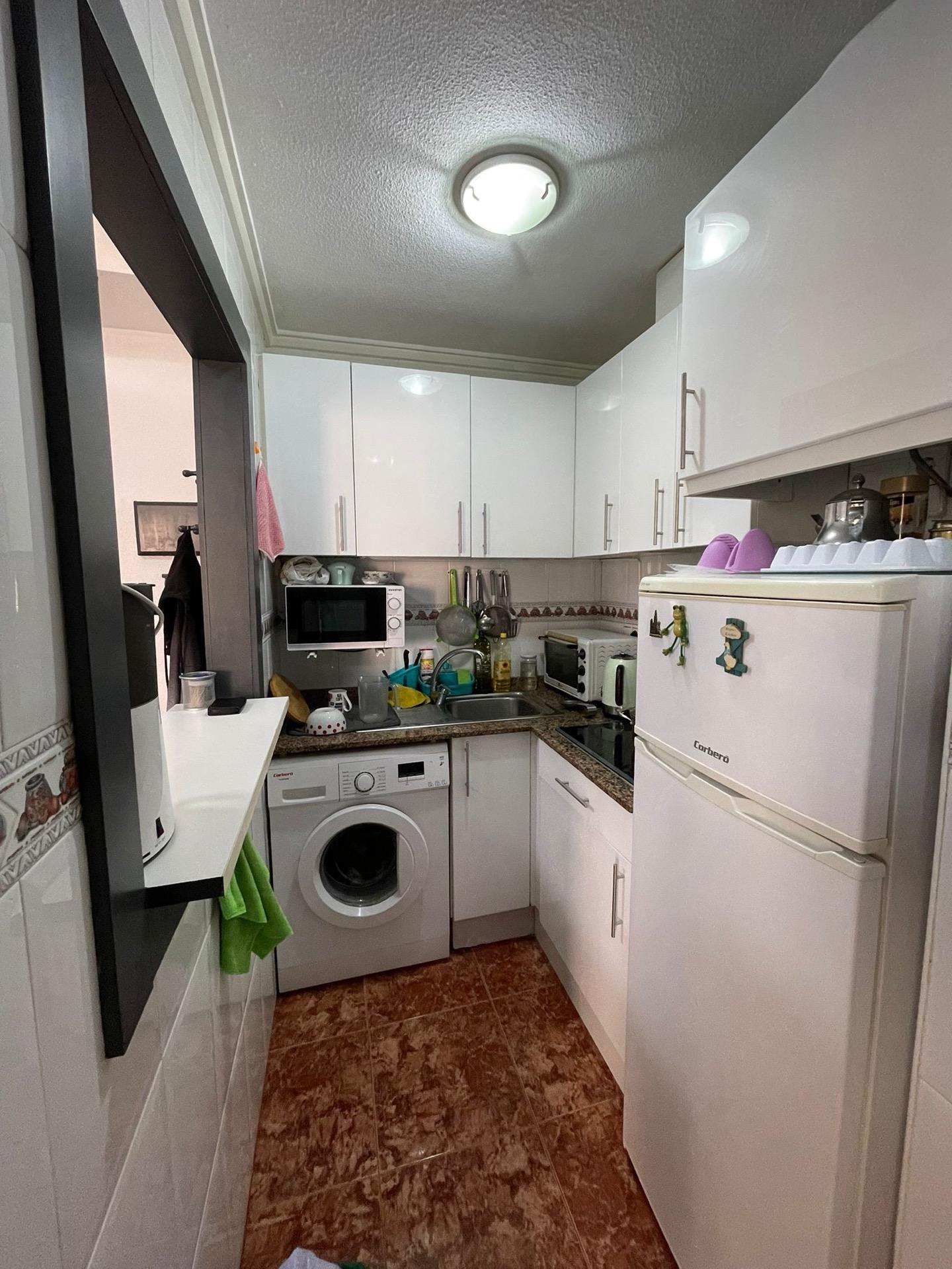 1-Bedroom Apartment Near the Sea in Torrevieja – 600m from the Beach image 4