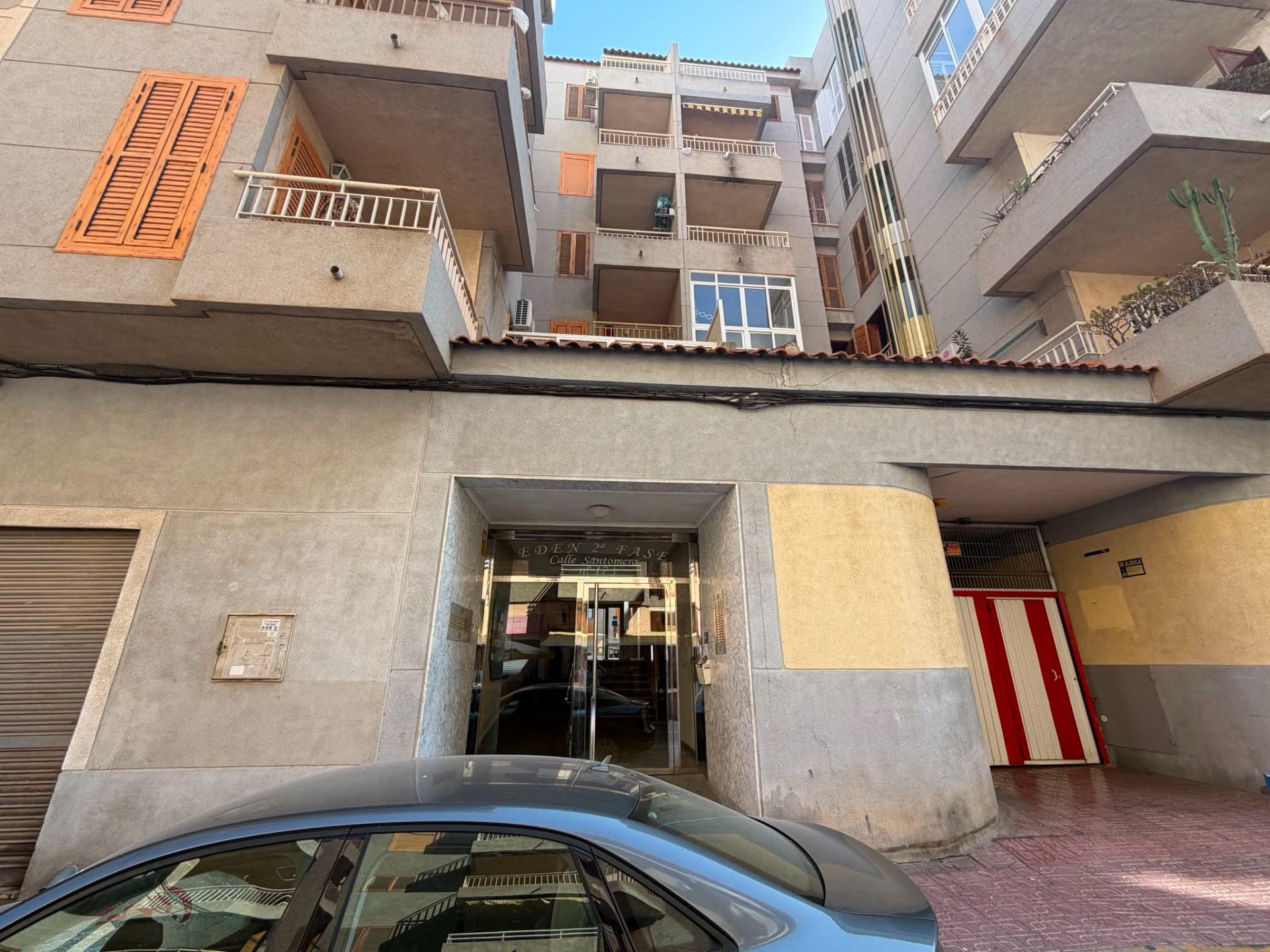 2-Bedroom Apartment with Communal Pool 200 Metres from La Acequión Beach image 28