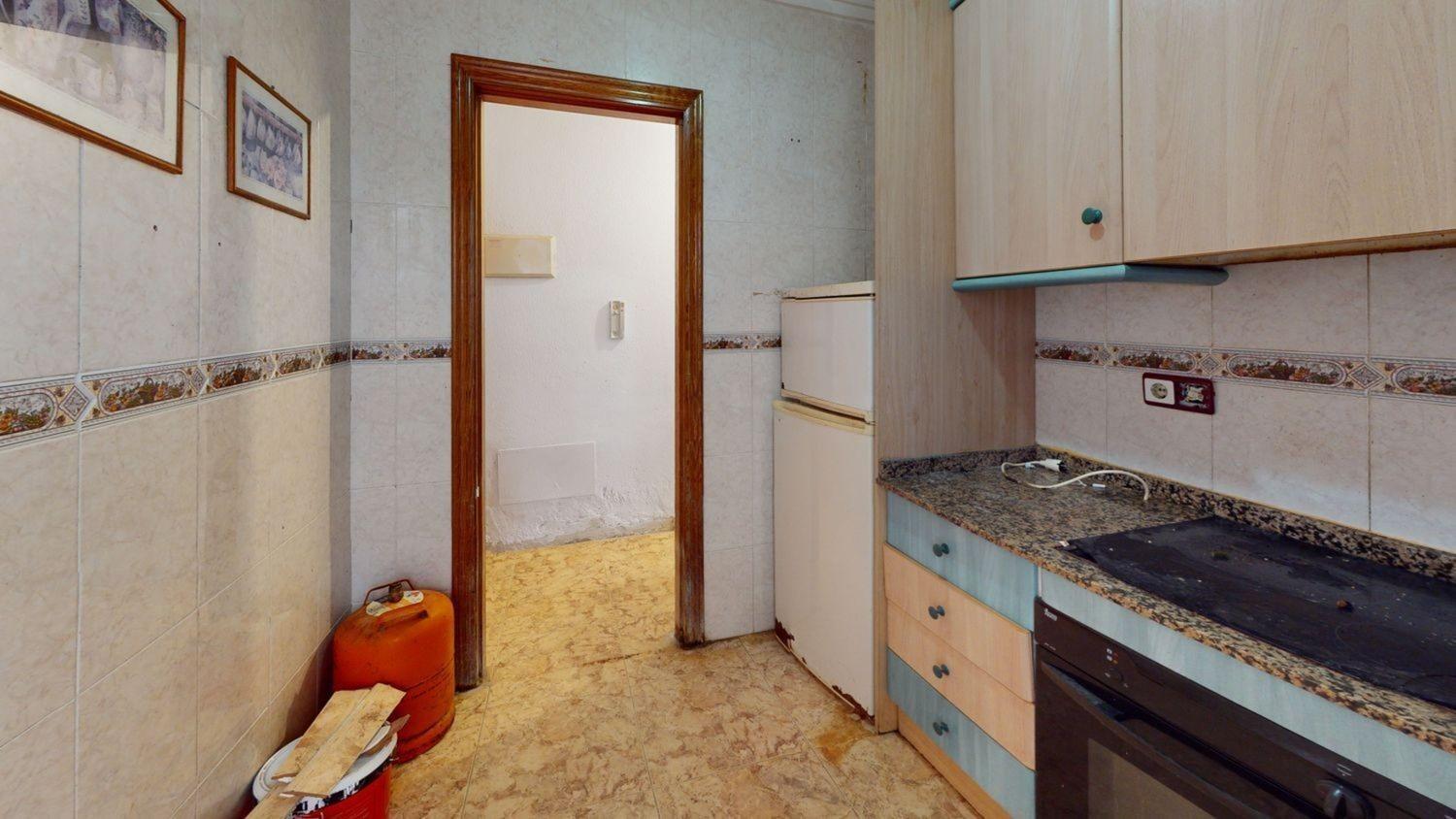 2-Bedroom Apartment with Communal Pool Near Playa del Cura, Torrevieja image 2