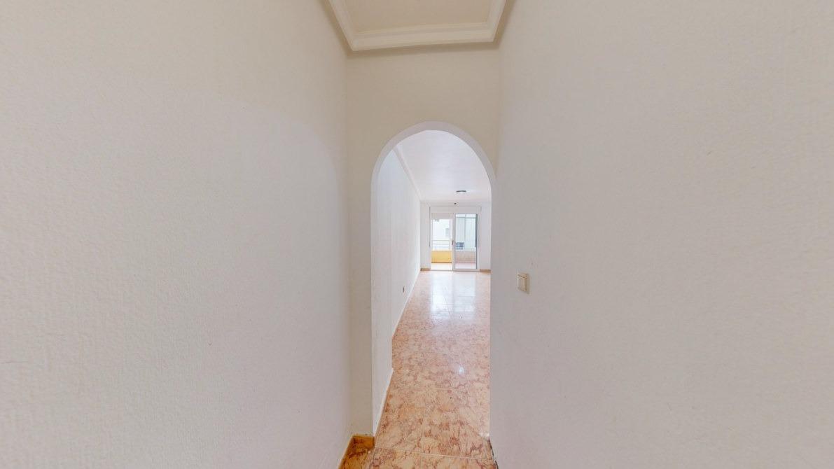 2-Bedroom Apartment with Communal Pool Near Playa del Cura, Torrevieja image 12