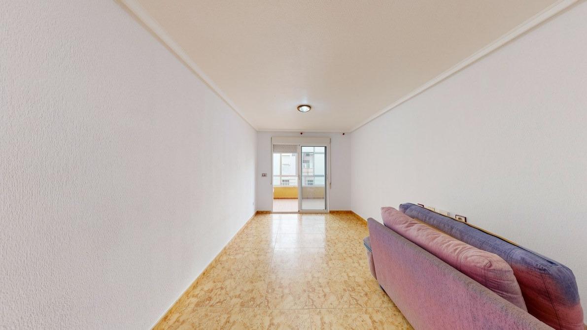 2-Bedroom Apartment with Communal Pool Near Playa del Cura, Torrevieja image 14