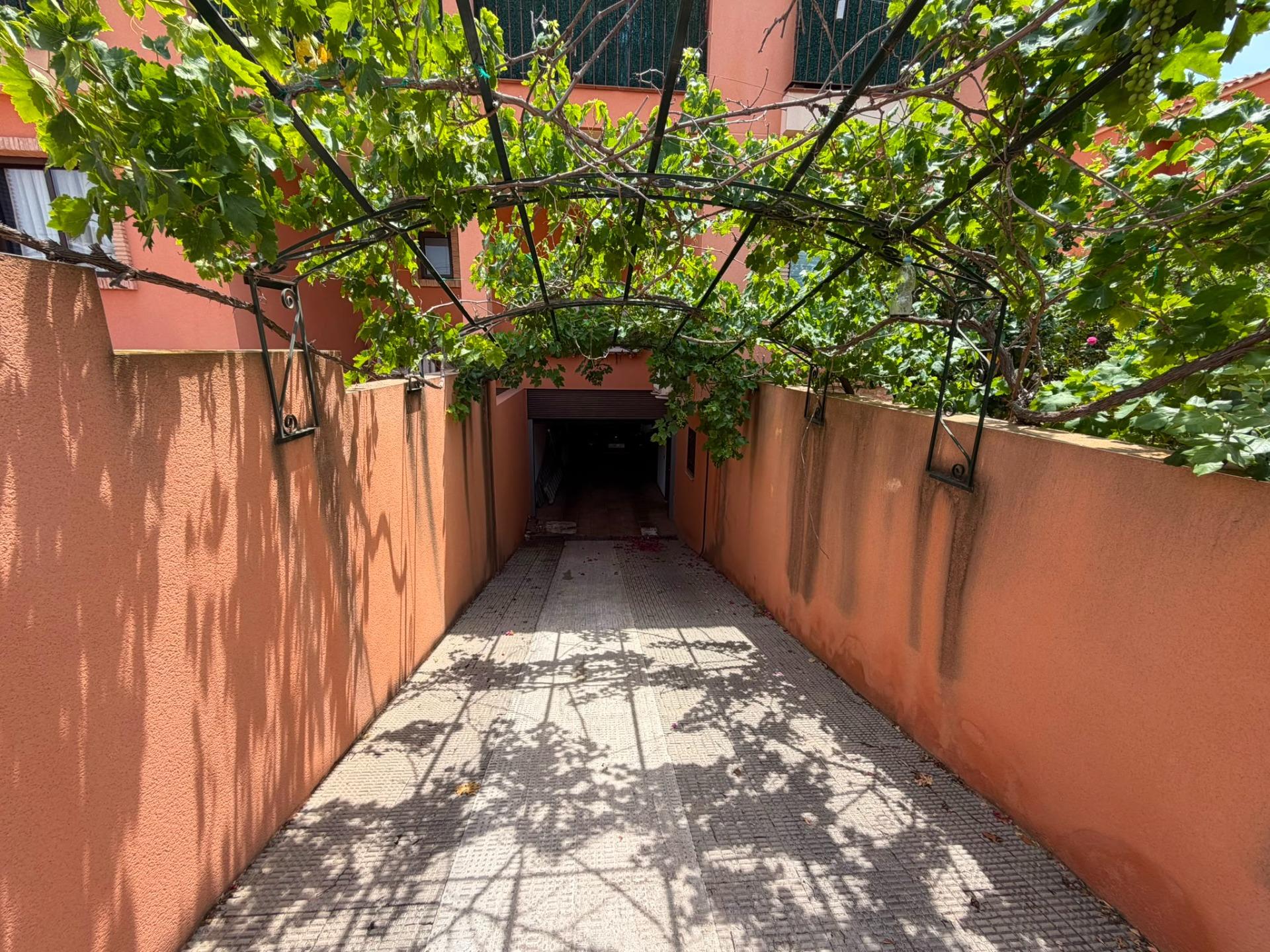 VILLA IN LOS BALCONES WITH 4 BEDROOMS, 4 BATHROOMS, PRIVATE POOL, AND GARAGE image 11