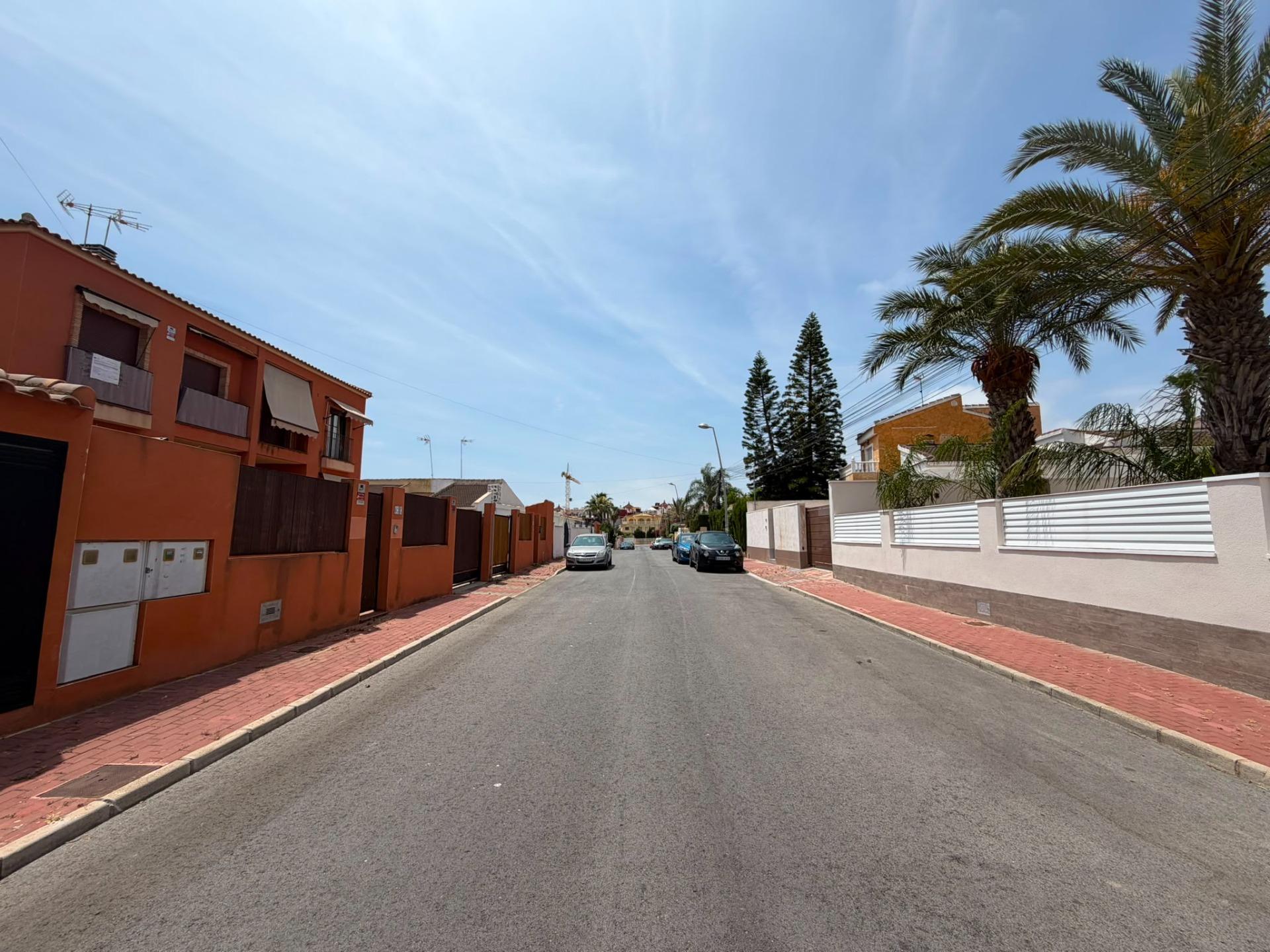 VILLA IN LOS BALCONES WITH 4 BEDROOMS, 4 BATHROOMS, PRIVATE POOL, AND GARAGE image 4