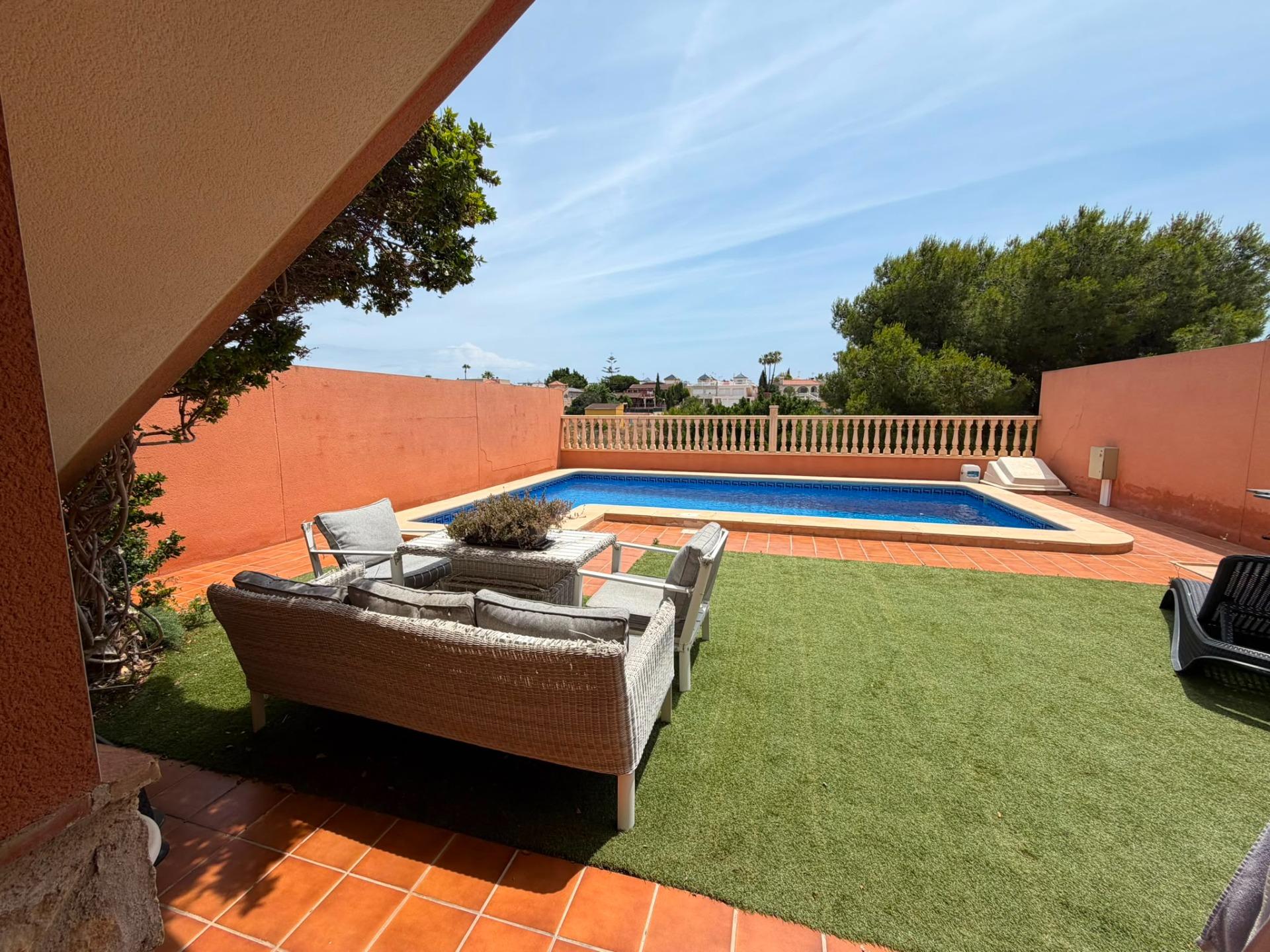 VILLA IN LOS BALCONES WITH 4 BEDROOMS, 4 BATHROOMS, PRIVATE POOL, AND GARAGE image 40