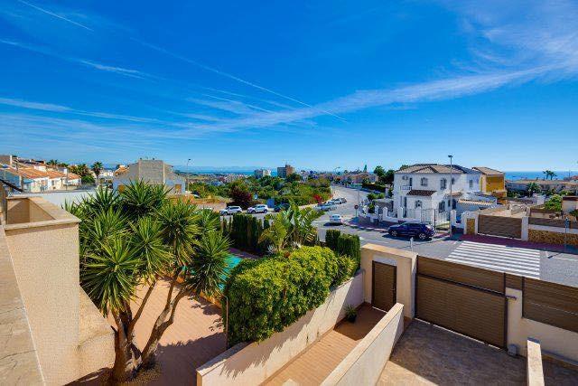Exclusive 4-Bedroom Luxury Villa with Sea Views, Pool and Smart Home System in Torrevieja (La Mata / Torreblanca) image 33