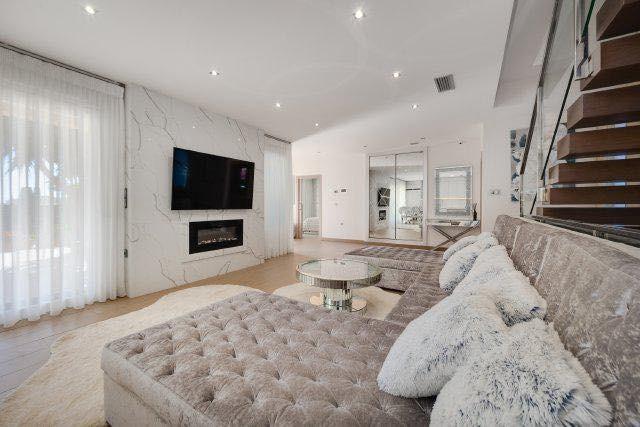 Exclusive 4-Bedroom Luxury Villa with Sea Views, Pool and Smart Home System in Torrevieja (La Mata / Torreblanca) image 8