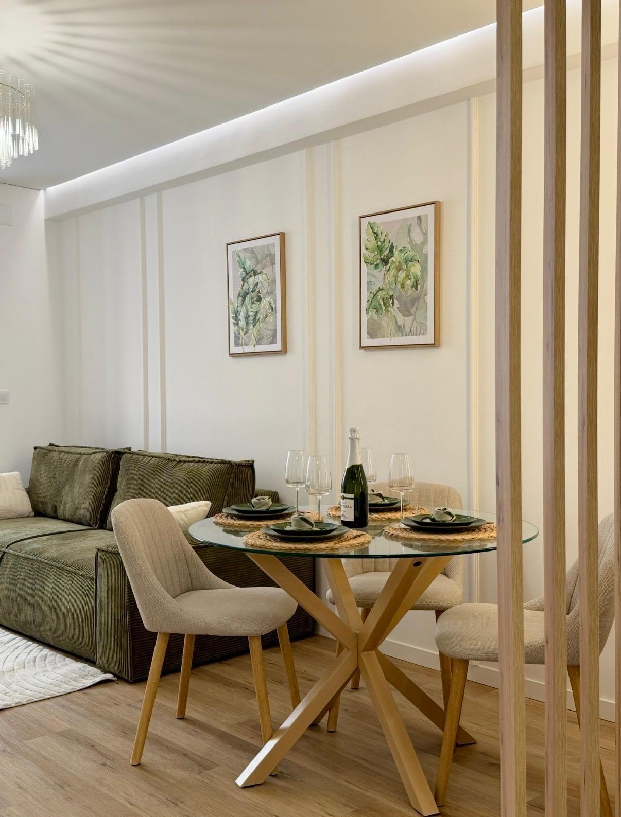 Fully Renovated 2-Bedroom Apartment Just 50 Metres from the Beach in Torrevieja image 11