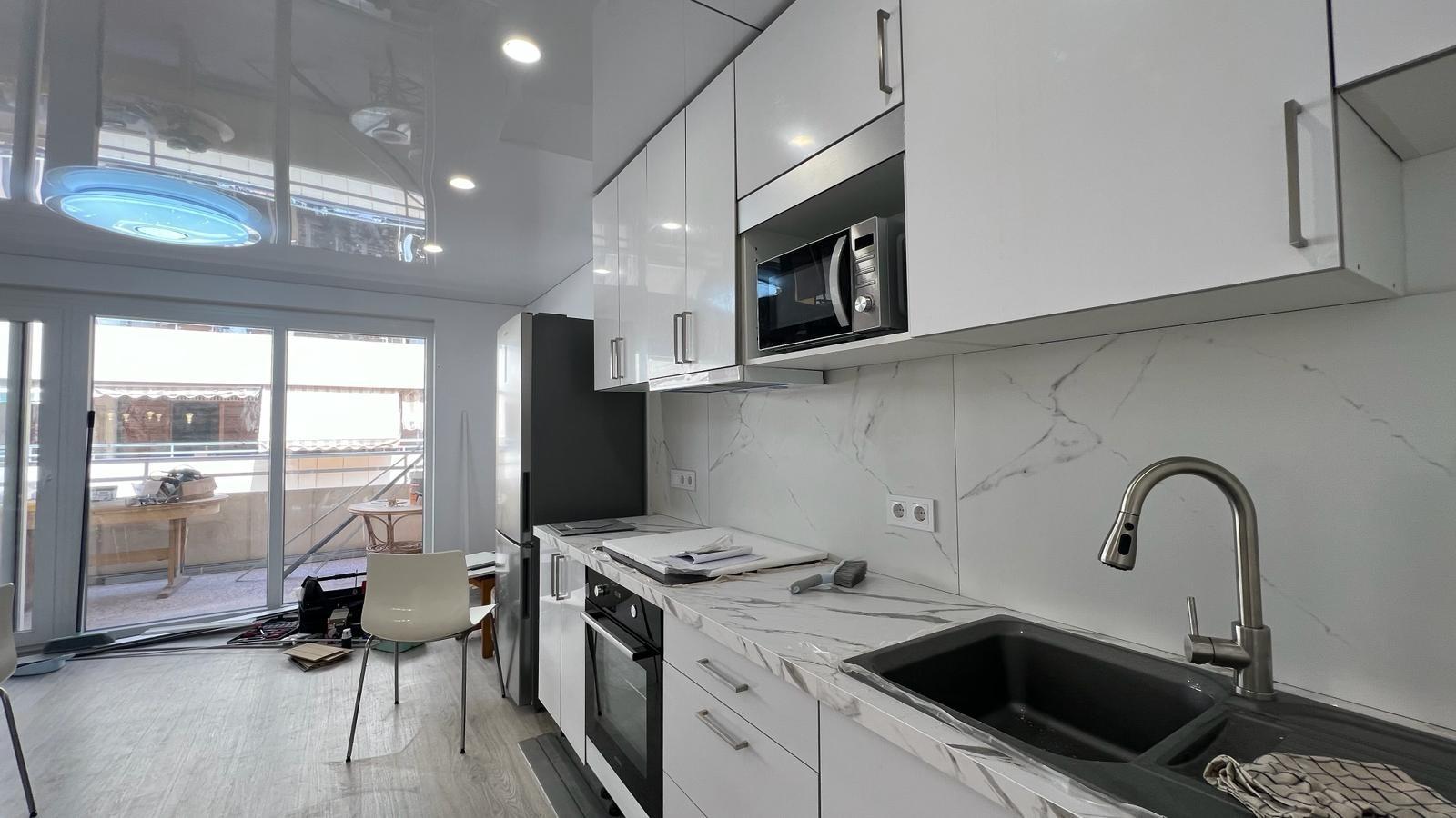 Fully Renovated 3-Bedroom Apartment with Sea Views near La Acequión Beach image 13