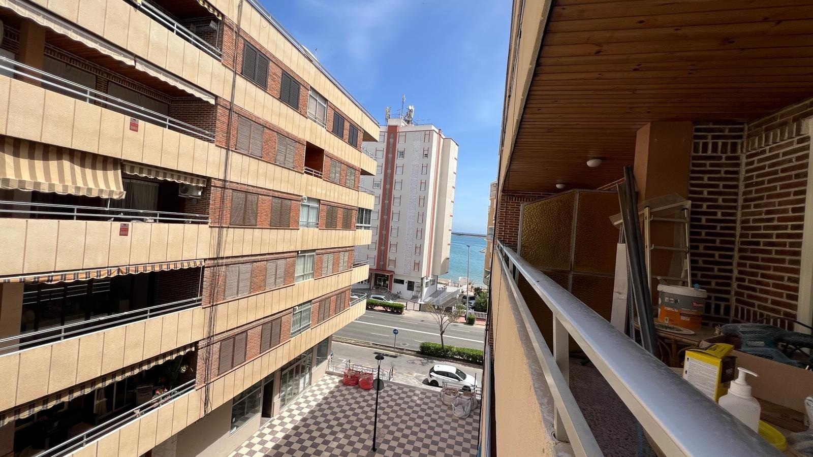 Fully Renovated 3-Bedroom Apartment with Sea Views near La Acequión Beach image 17