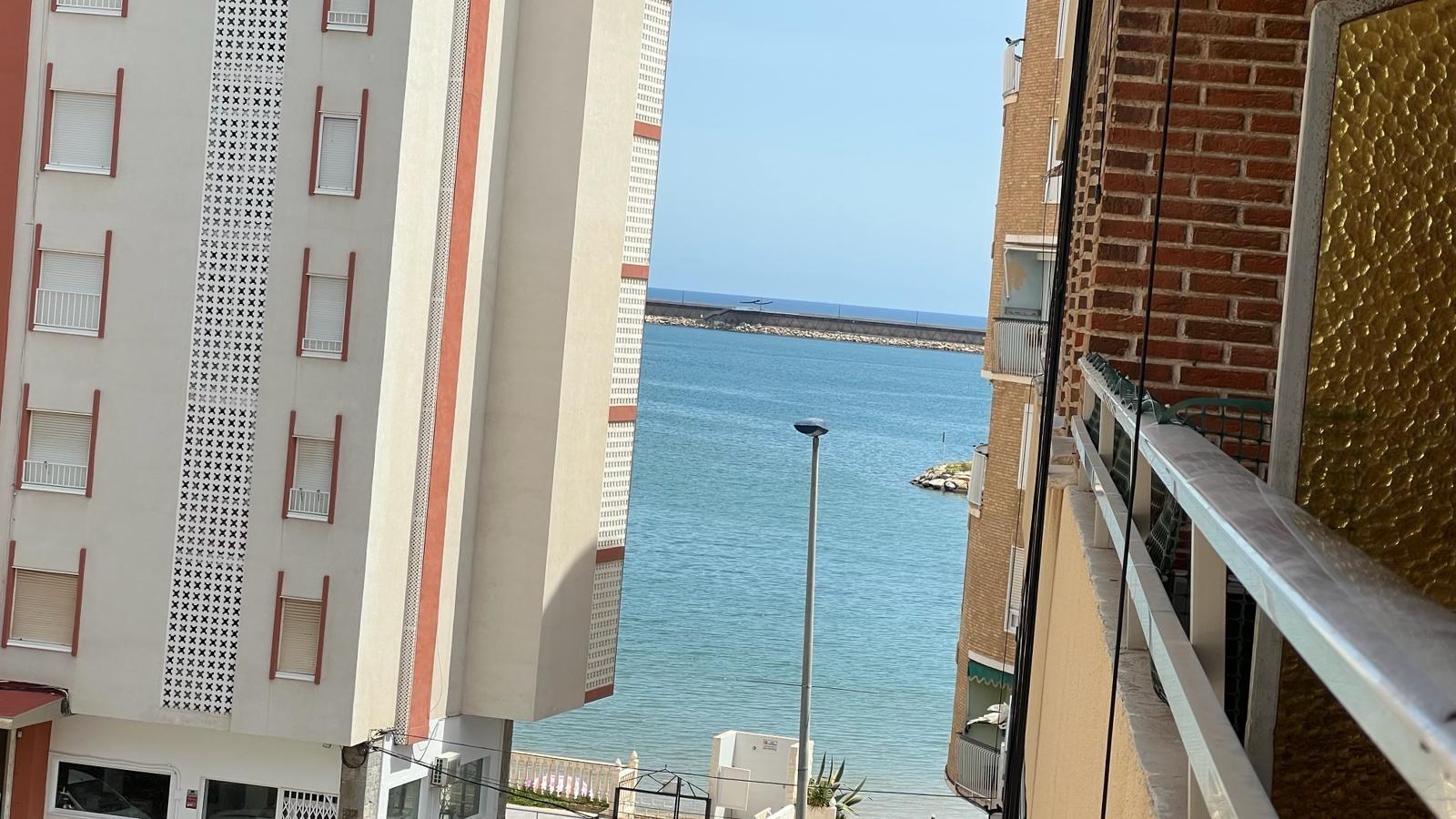 Fully Renovated 3-Bedroom Apartment with Sea Views near La Acequión Beach image 18