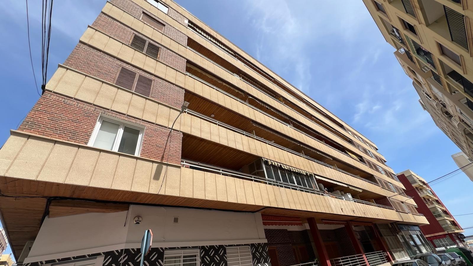 Fully Renovated 3-Bedroom Apartment with Sea Views near La Acequión Beach image 21