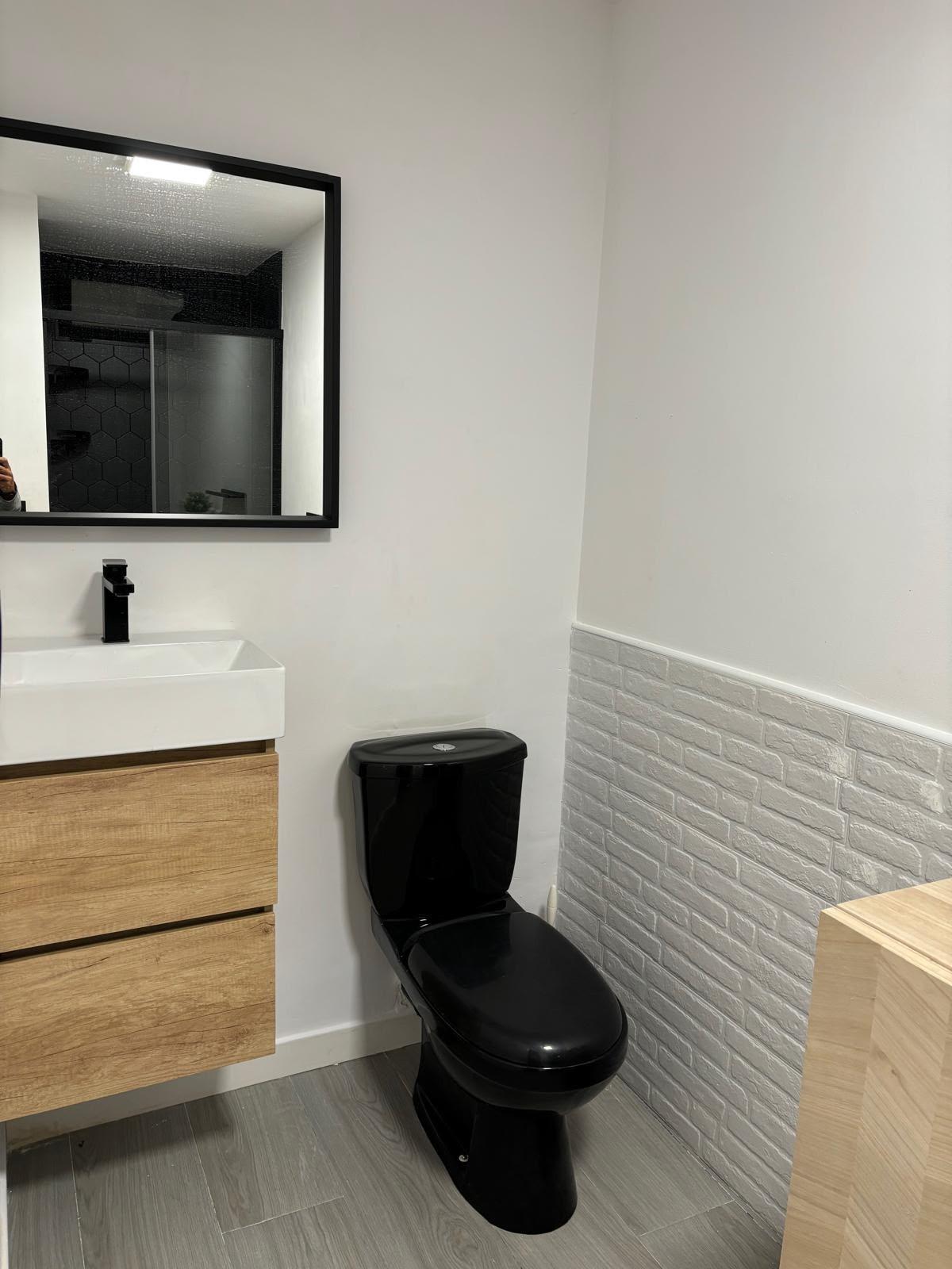Fully Renovated 4-Bedroom Townhouse with Investment Potential in Central Torrevieja image 31