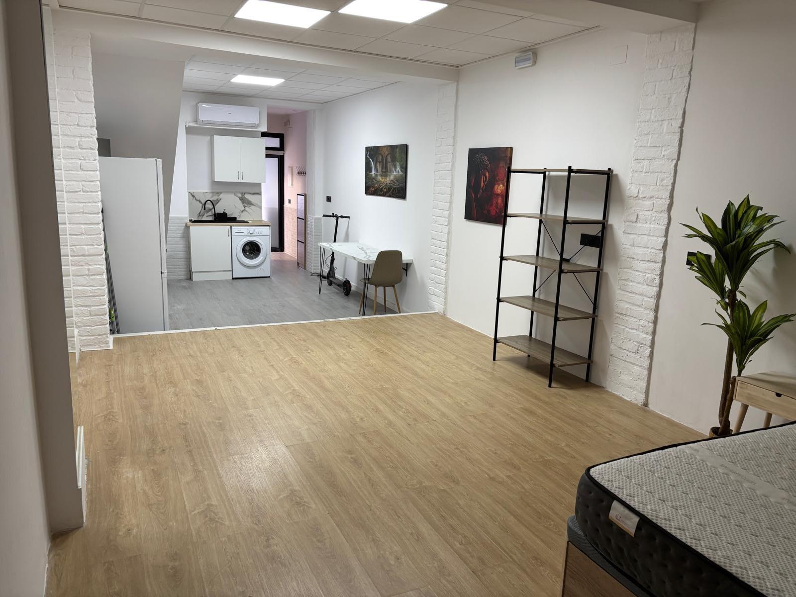 Fully Renovated 4-Bedroom Townhouse with Investment Potential in Central Torrevieja image 58