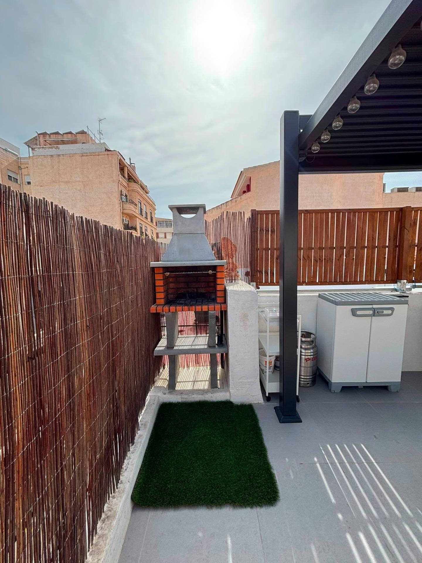 Fully Renovated 4-Bedroom Townhouse with Investment Potential in Central Torrevieja image 14
