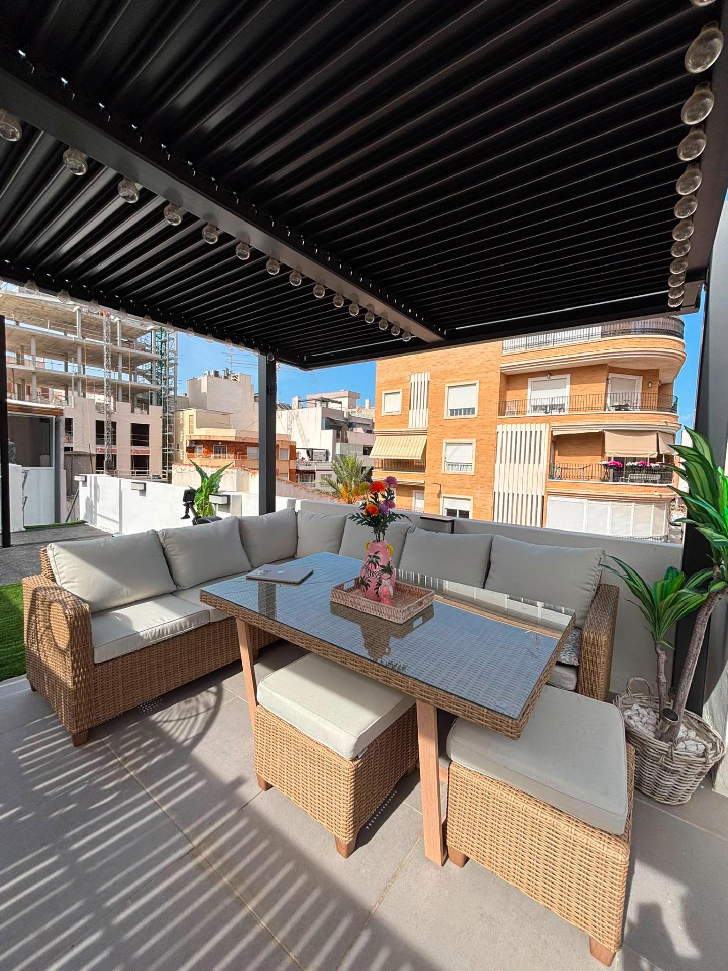 Fully Renovated 4-Bedroom Townhouse with Investment Potential in Central Torrevieja image 7