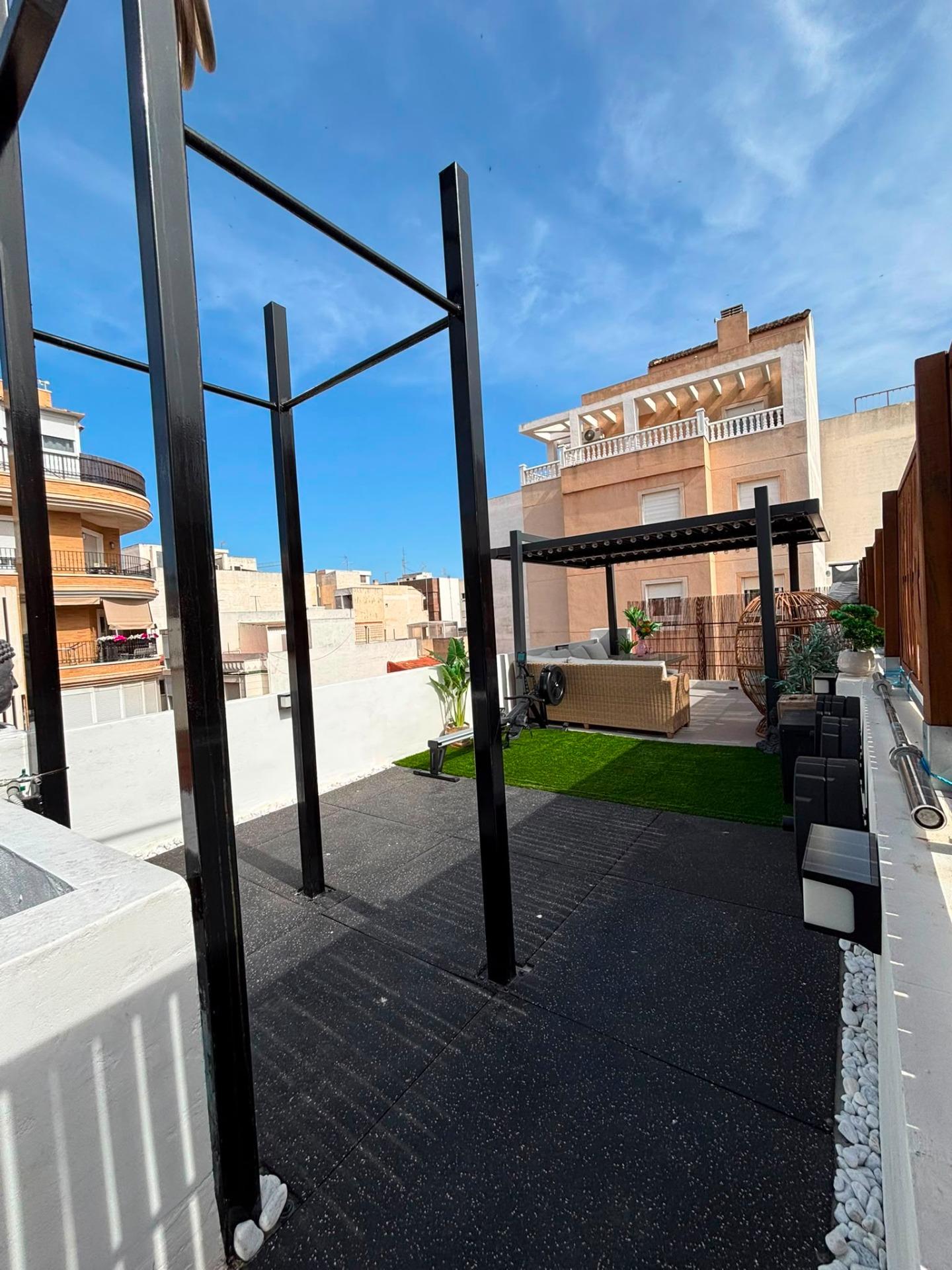 Fully Renovated 4-Bedroom Townhouse with Investment Potential in Central Torrevieja image 10