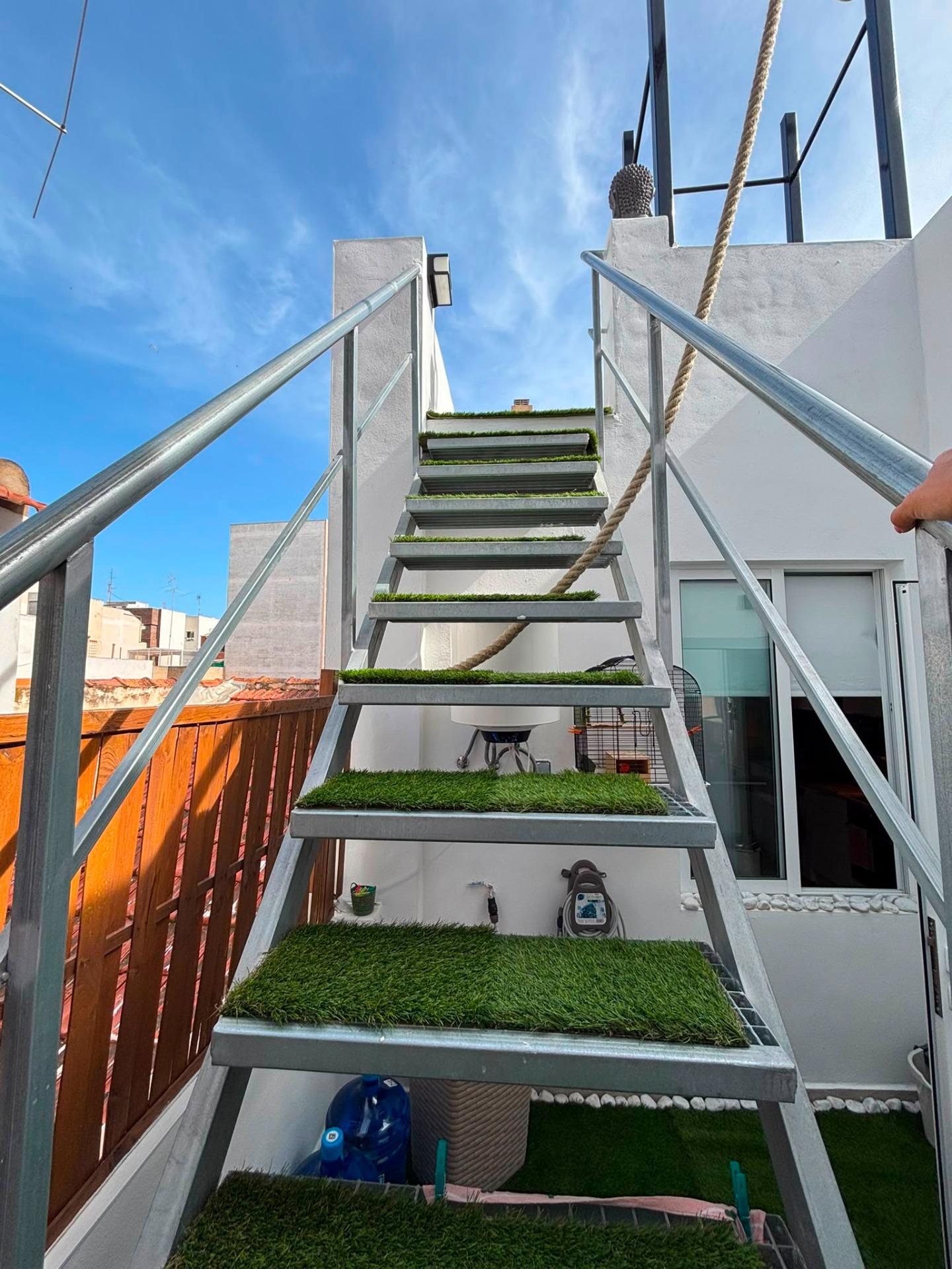 Fully Renovated 4-Bedroom Townhouse with Investment Potential in Central Torrevieja image 12