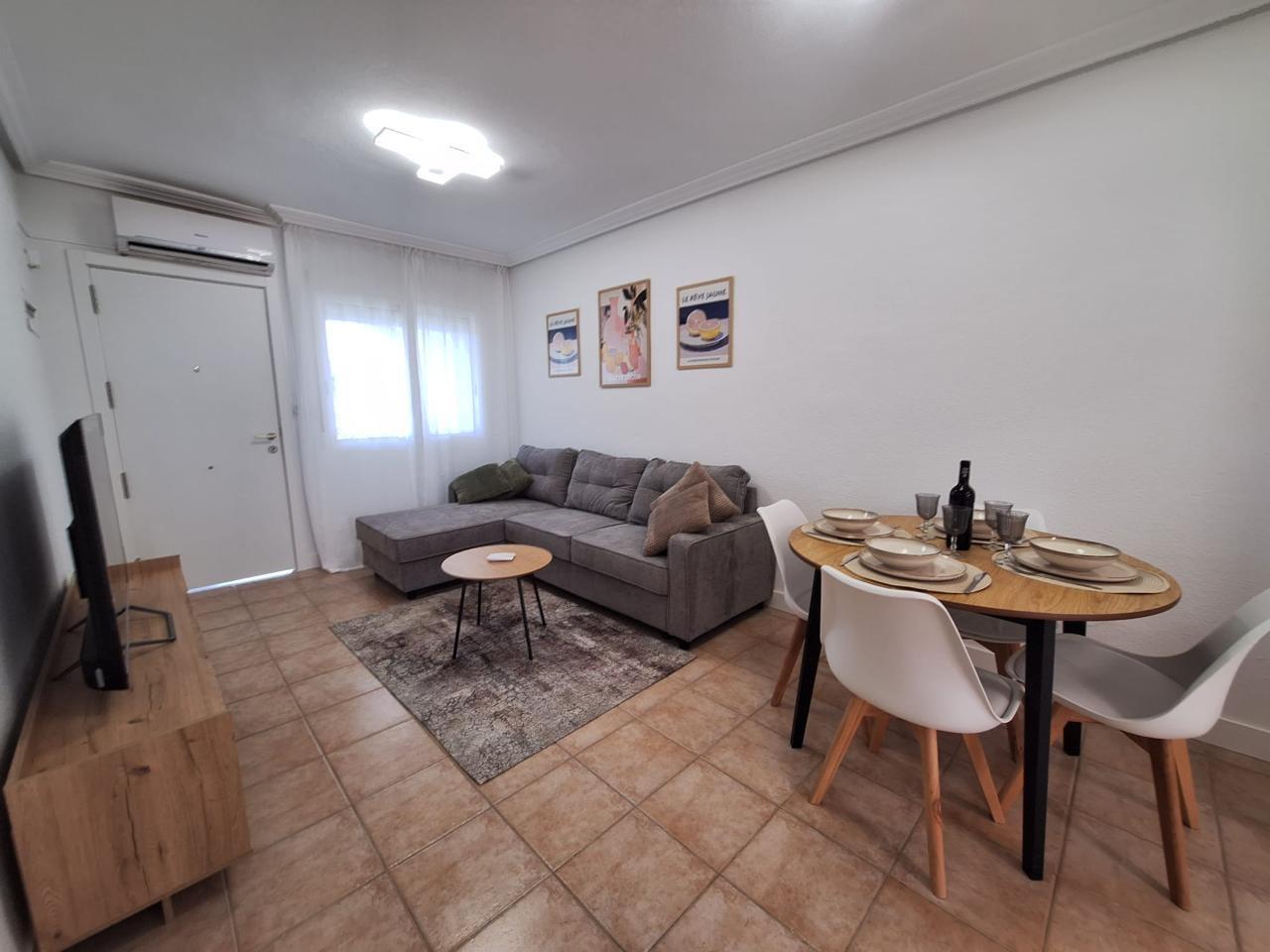 Fully Renovated South-Facing Bungalow Next to Habaneras & Carrefour in Torrevieja image 9
