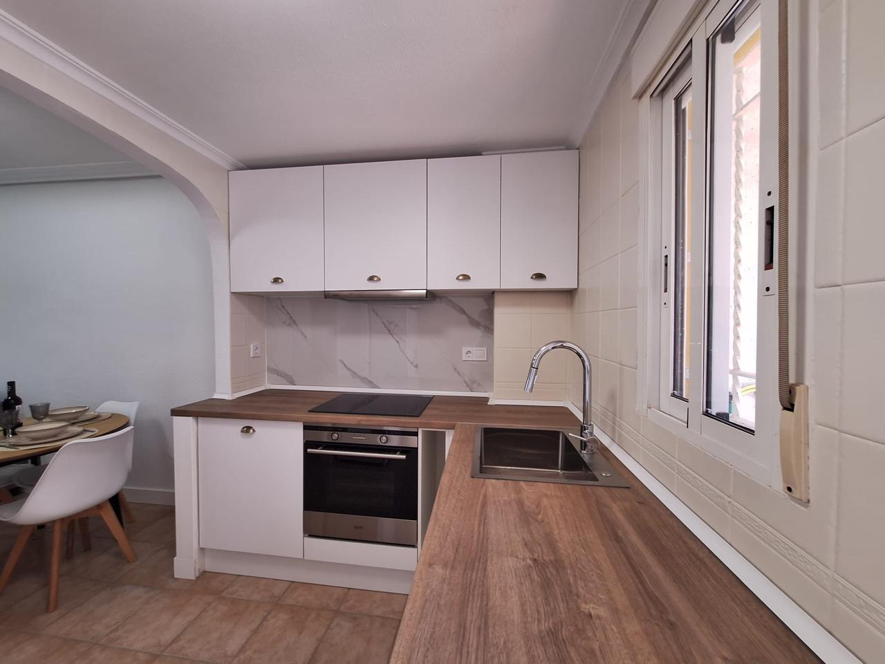 Fully Renovated South-Facing Bungalow Next to Habaneras & Carrefour in Torrevieja image 11