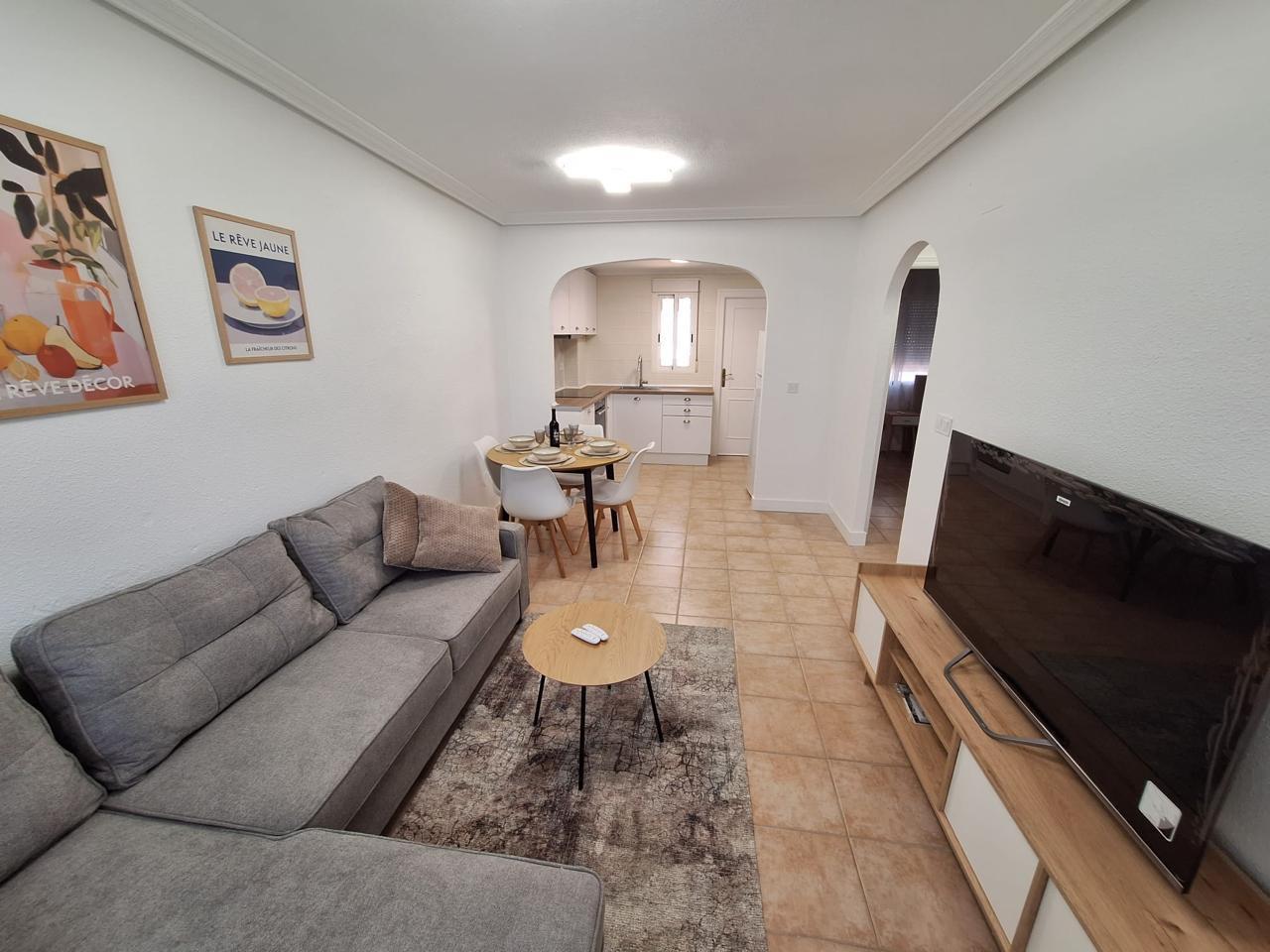 Fully Renovated South-Facing Bungalow Next to Habaneras & Carrefour in Torrevieja image 7