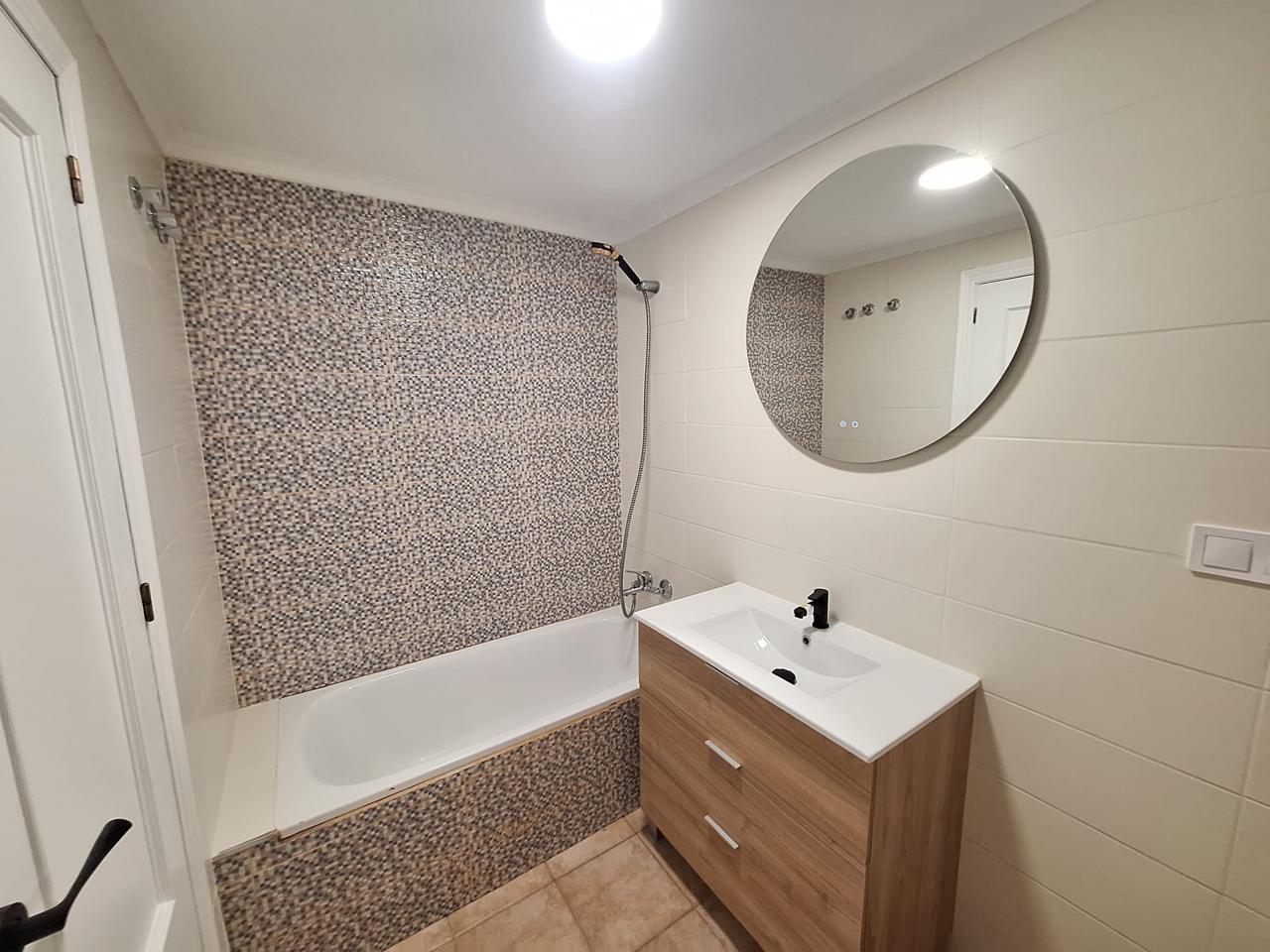 Fully Renovated South-Facing Bungalow Next to Habaneras & Carrefour in Torrevieja image 19