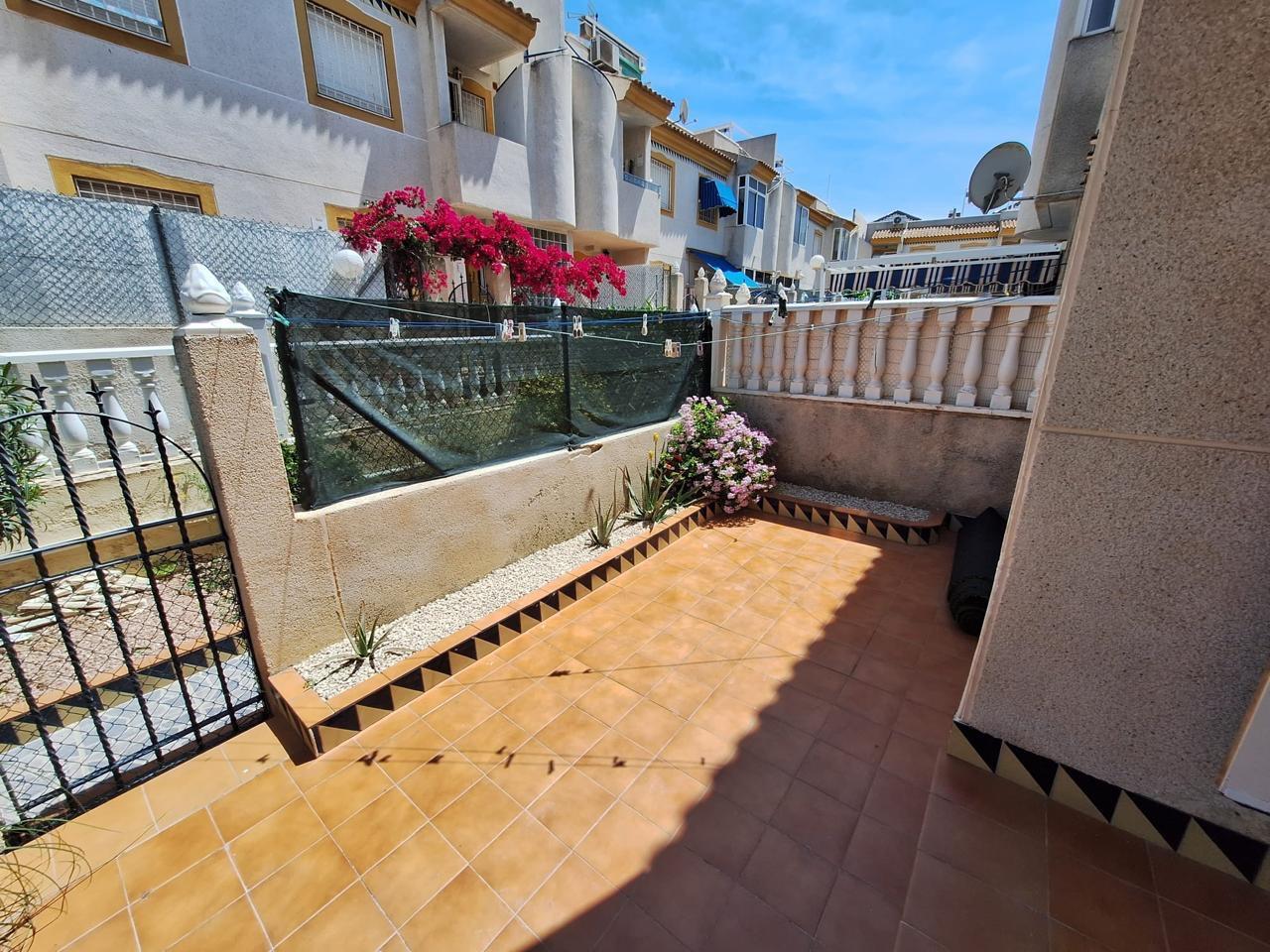 Fully Renovated South-Facing Bungalow Next to Habaneras & Carrefour in Torrevieja image 6
