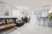 Modern 3-Bedroom Apartment Just 100m from the Beach in Torrevieja (Calle Finlandia) image 8