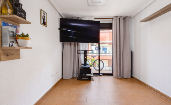 Modern 3-Bedroom Apartment Just 100m from the Beach in Torrevieja (Calle Finlandia) image 6