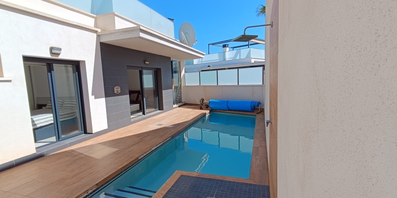 Modern 3-Bedroom House with Private Pool in Lomas de Cabo Roig, Orihuela Costa image 3