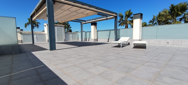 Modern 3-Bedroom House with Private Pool in Lomas de Cabo Roig, Orihuela Costa image 4