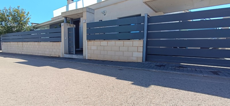 Modern 3-Bedroom House with Private Pool in Lomas de Cabo Roig, Orihuela Costa image 5