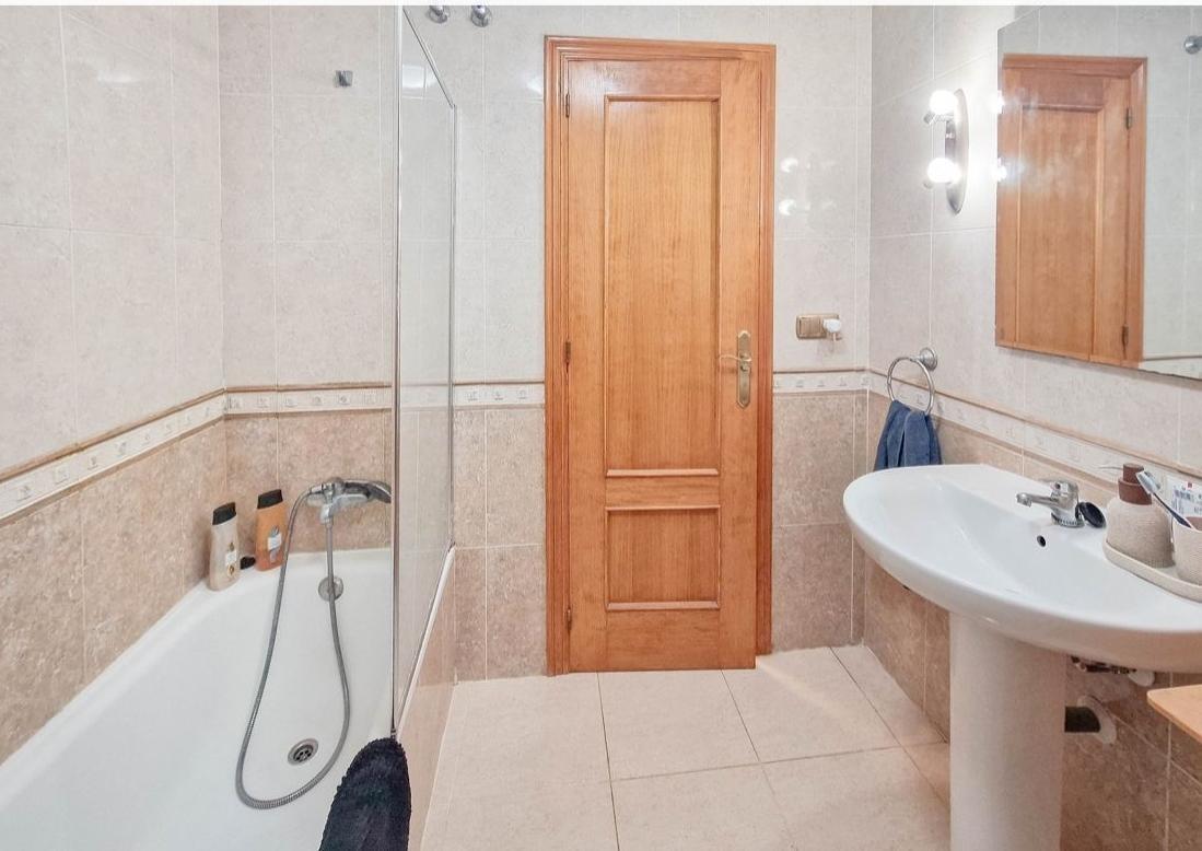 Renovated 2-Bedroom Apartment with Communal Pool in Lomas de Cabo Roig image 5
