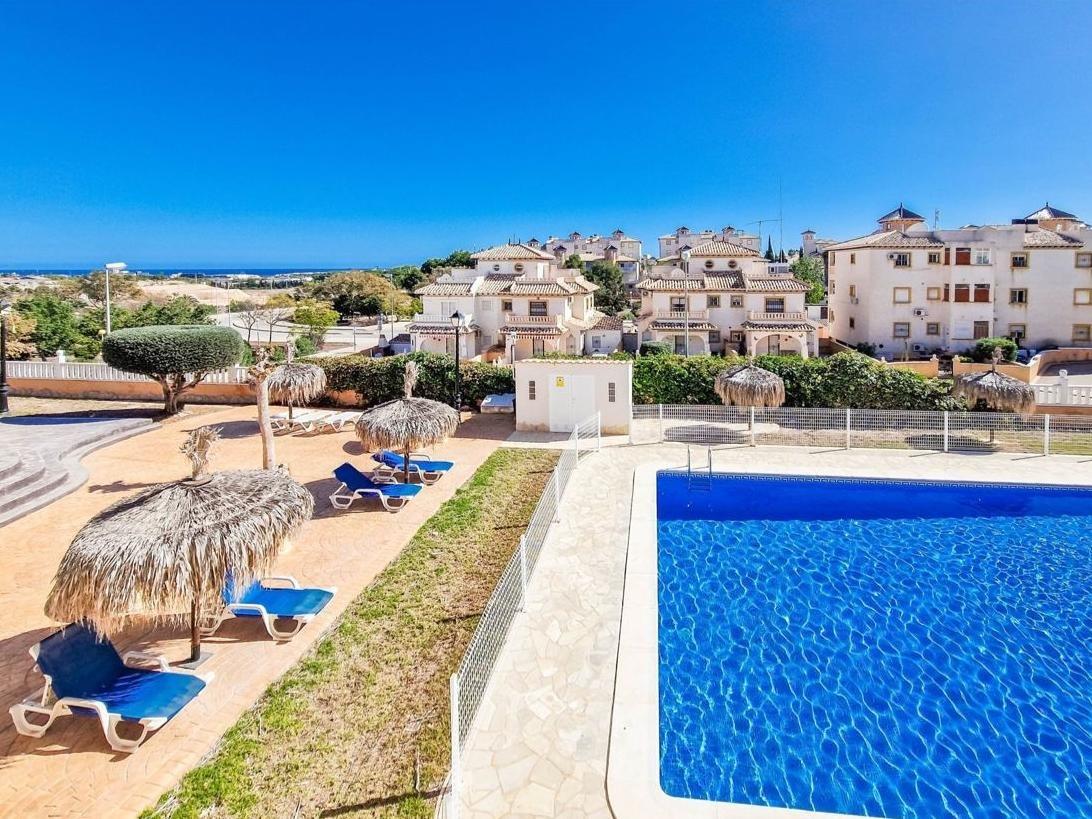 Renovated 2-Bedroom Apartment with Communal Pool in Lomas de Cabo Roig image 17