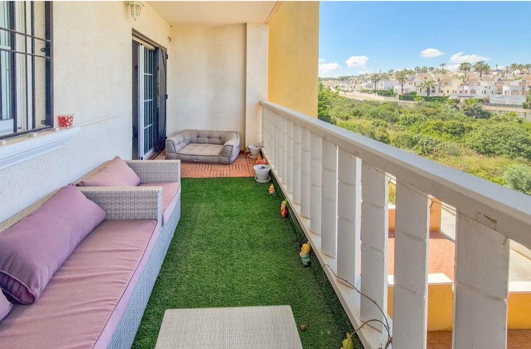 Renovated 2-Bedroom Apartment with Communal Pool in Lomas de Cabo Roig image 3
